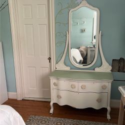 Shabby Chic Dresser