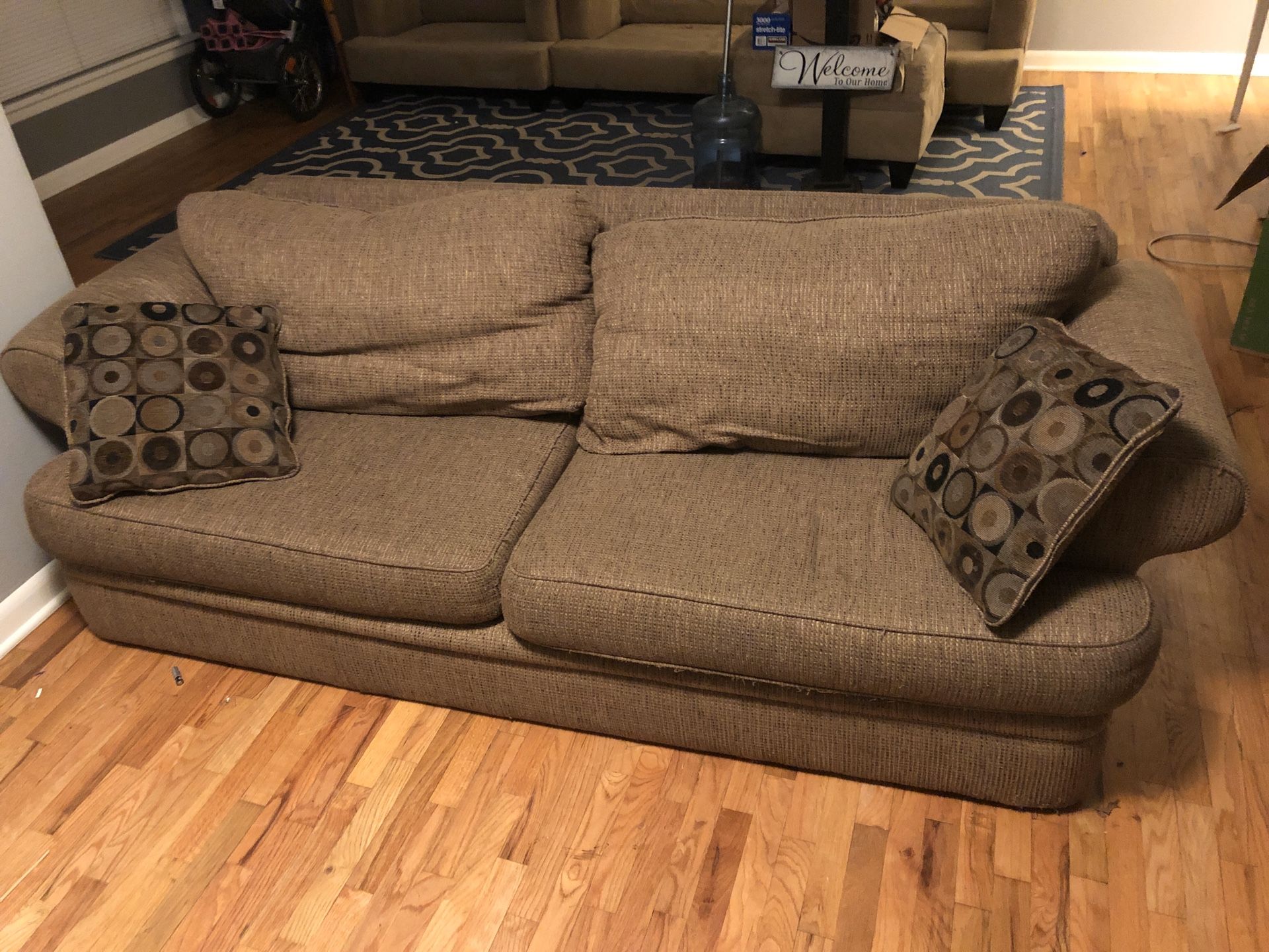 Free Couch - Sumner - Need Gone ASAP