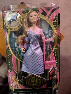 Mattel Universal Wicked Glinda Fashion Doll & Accessories with Styled Blonde