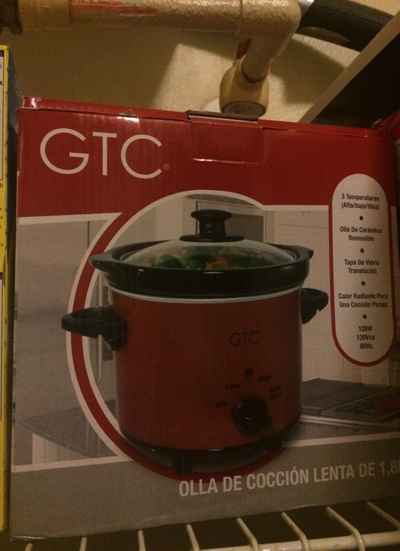 2 gt. Slow cooker new never opened