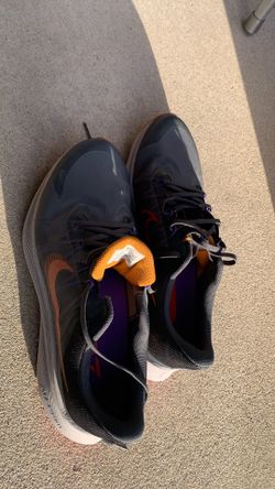 Men’s Nike Zoom running shoes hardly worn Size 13