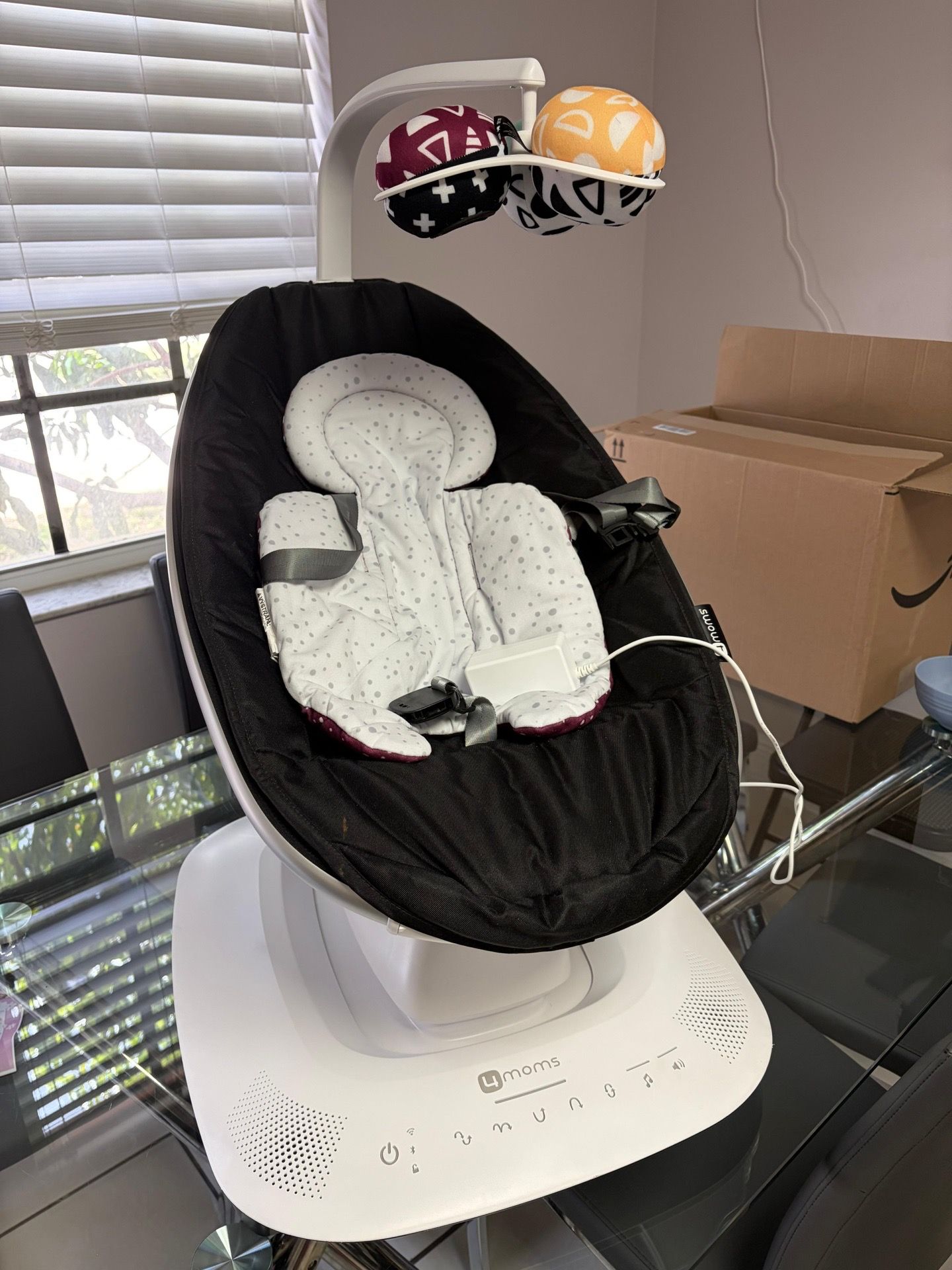 4moms MamaRoo Baby Swing with newborn insert