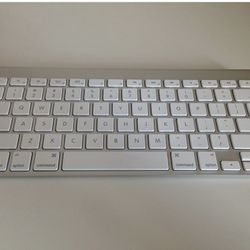 Apple Wireless Bluetooth Keyboard Model #(A1314)