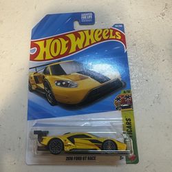 Chase Hot Wheels 2016 Ford GT Race 1:64 Diecast Car Yellow Exotic Cars Series