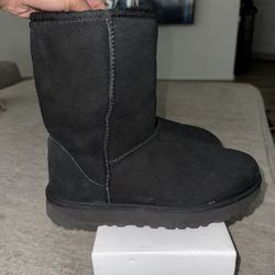 UGGS 