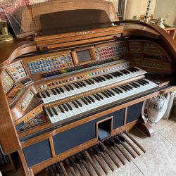 Lowery Prestige Organ
