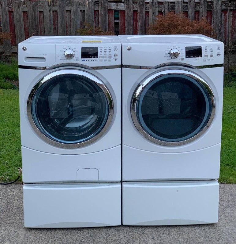 GE WASHER AND DRYER SET.