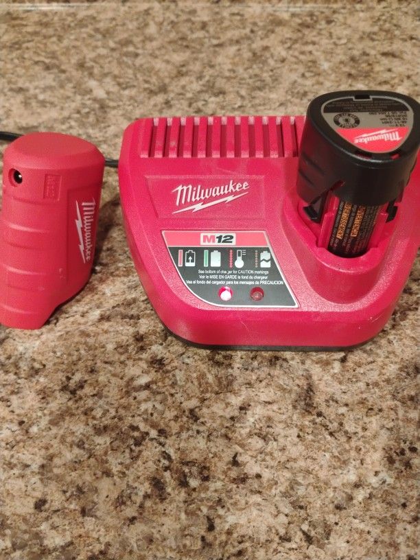 Milwaukee 12 Volt Battery And Charger