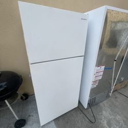 Top Freezer Refrigerator 