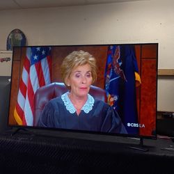 70 Inch Vizio Smart Beautiful Tv Comes With Remote Control Shows Great Picture Works Perfect Guaranteed 