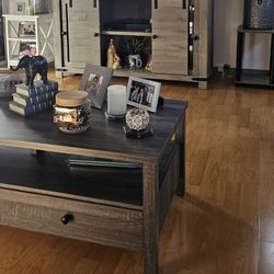 Gray Coffee Table  ☕️ 