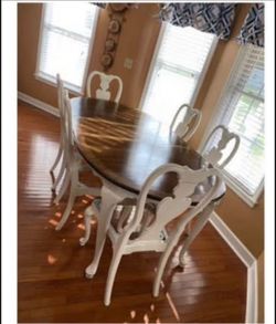 Dining Table with 6 chairs