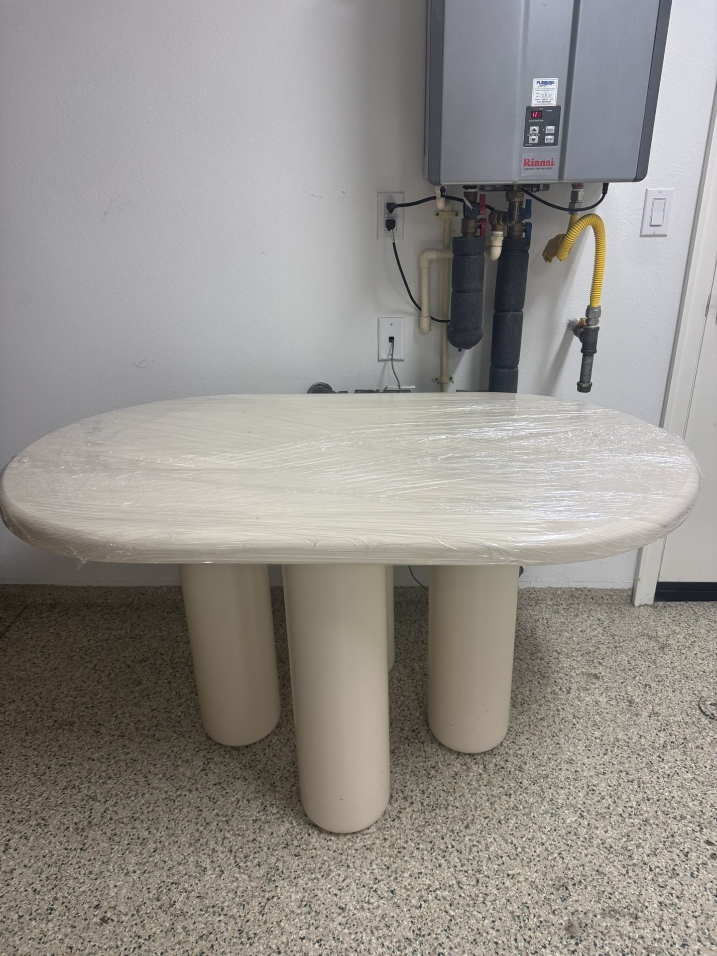 Valyou Dining table