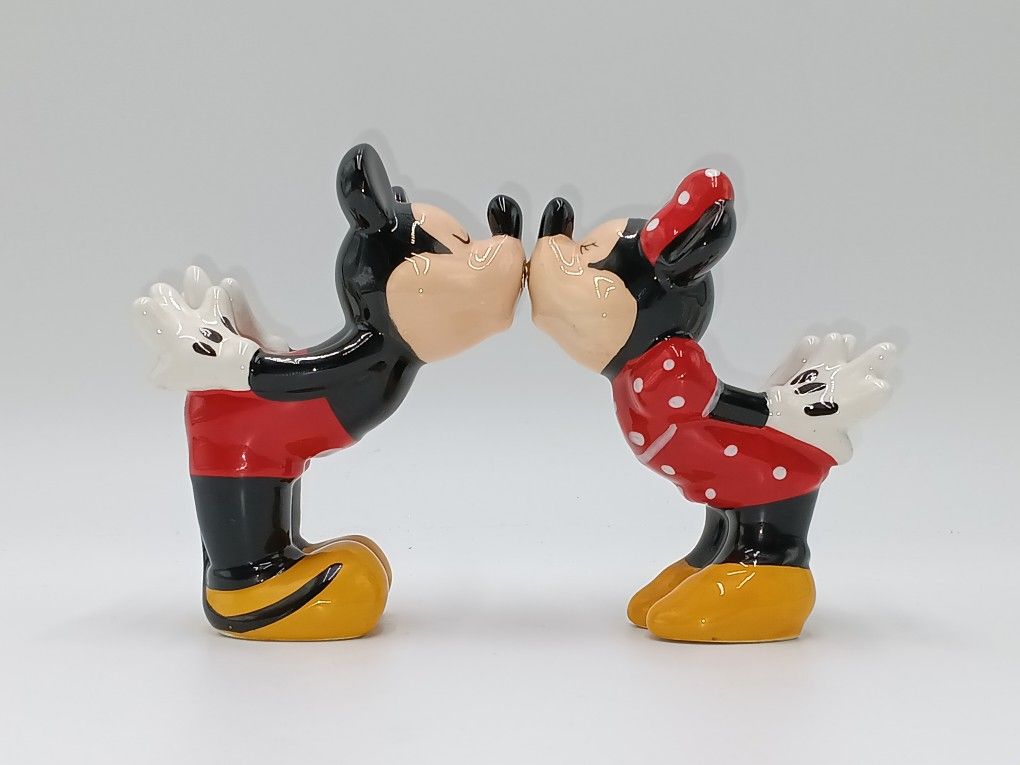 Mickey Mouse & Minnie Mouse Magnetic Kissing Salt & Pepper Shakers