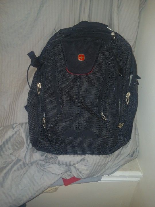 SWISS GEAR Black Book Bag , Charging Wire To Charge Phone,laptop ,also Cold Department To Store Drinks