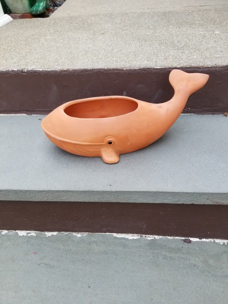 Planter Terra Cotta whale