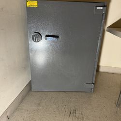 Medium Size Commercial Safe 
