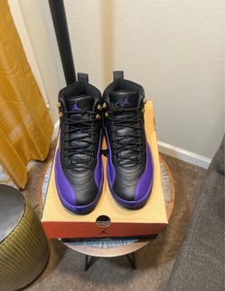 Men’s  Sneakers  Jordans …. Nikes sz.11