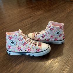 Girls Converse  Size 4  