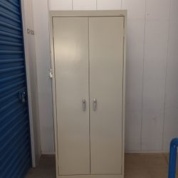 Metal Storage Cabinet With 2Keys Rigid Shelves 
