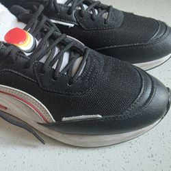 Puma Shoes Excellent Condition Size 7. $15