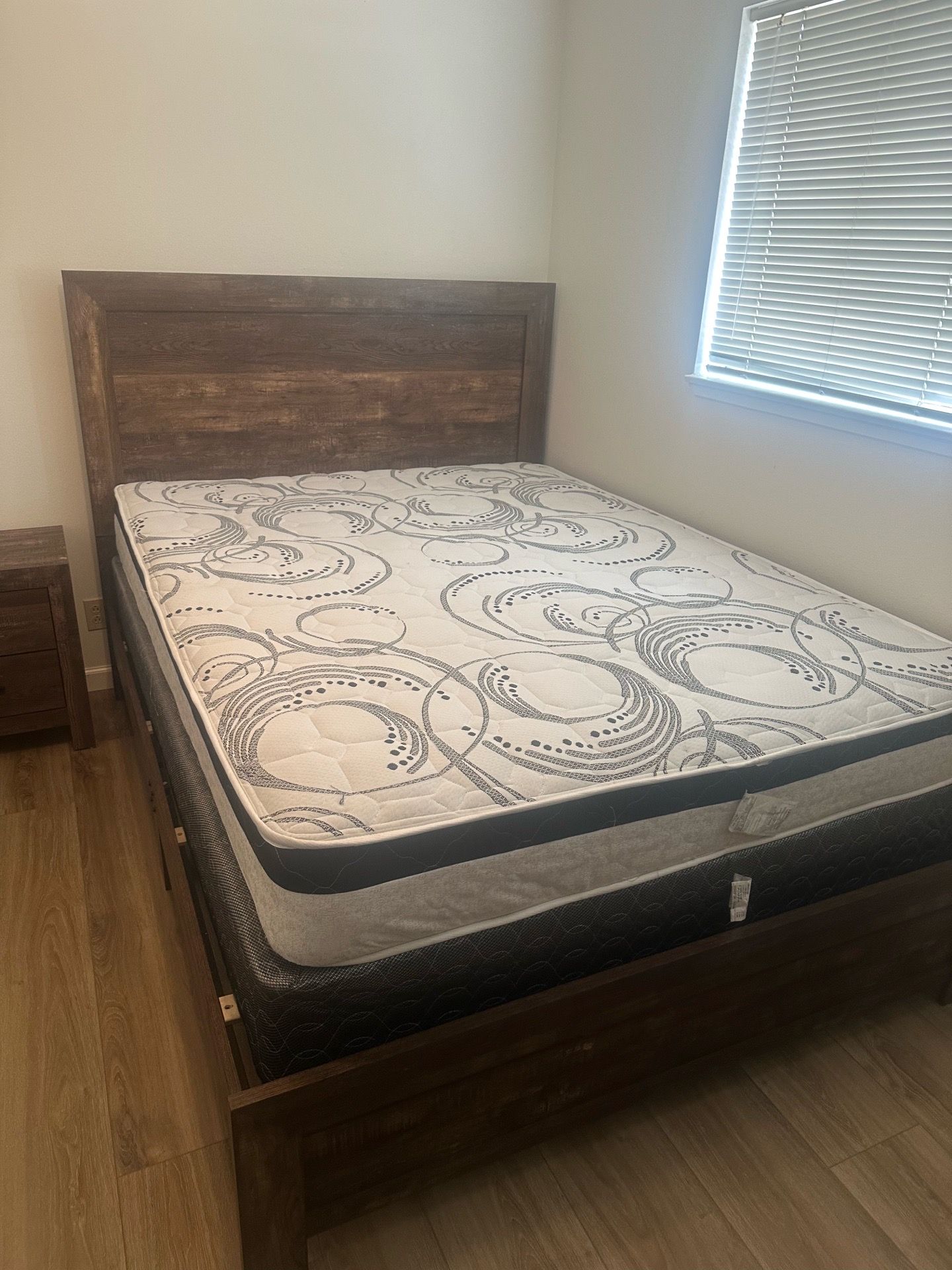 Bedroom set