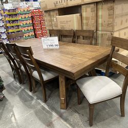 Dinning Room Table Seats 8