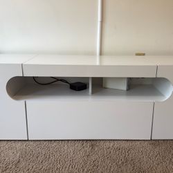 WHITE TV TABLE