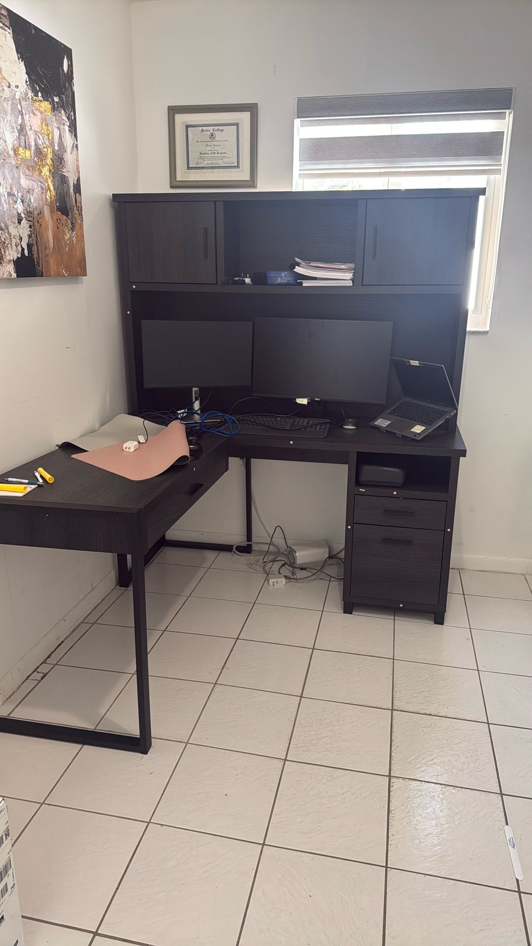 office desk 