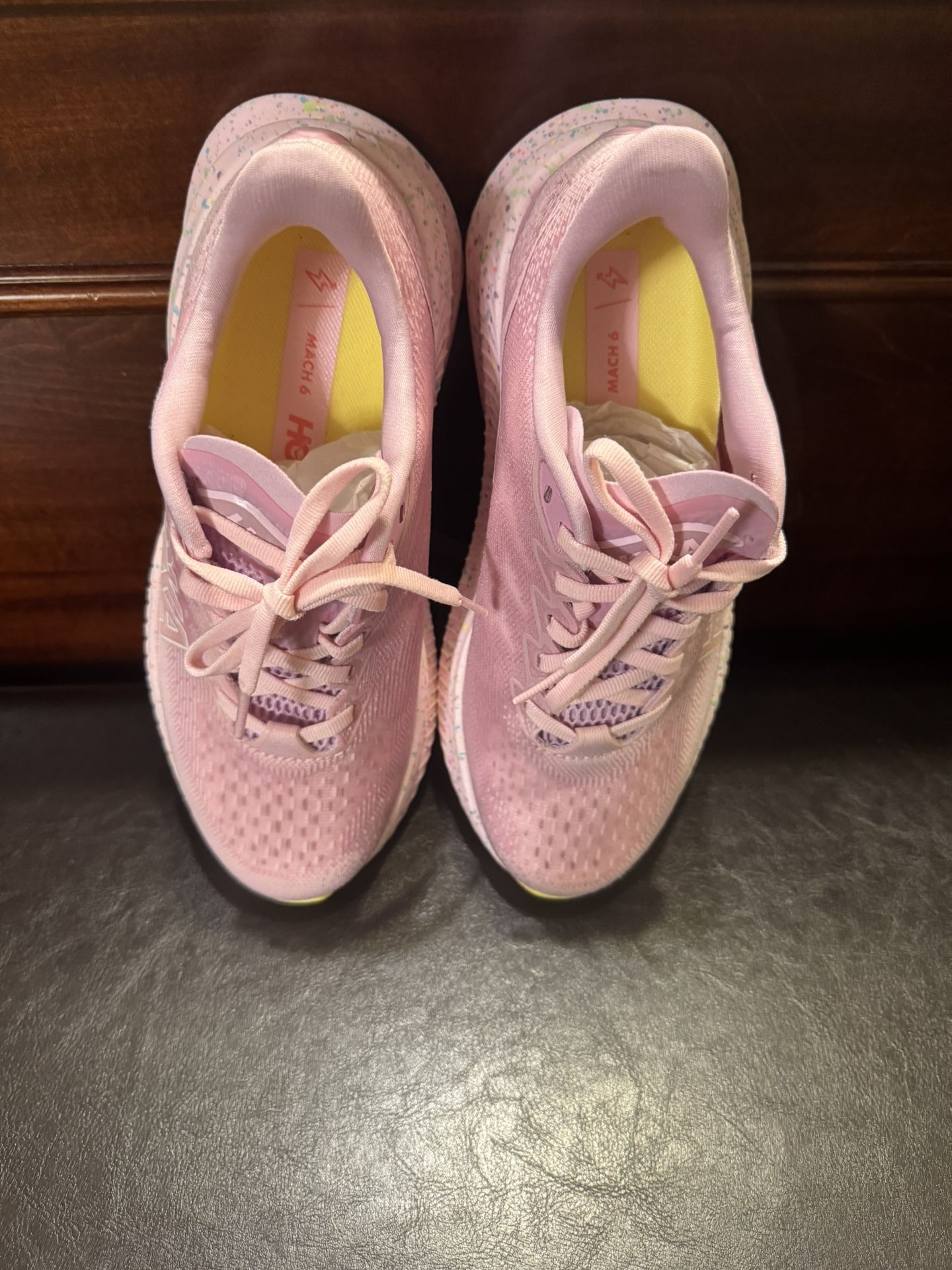 TENIS HOKA