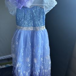 Elsa light up dress with cape 8-10 years old