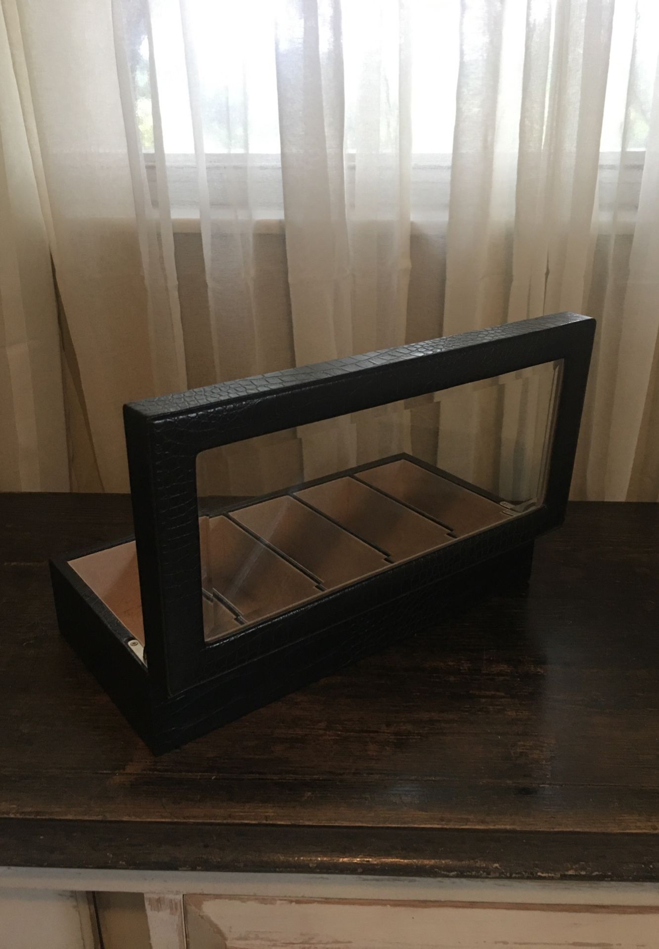 Watch or sunglass display case