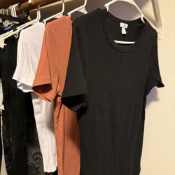 3 Medium Ladies: Juniors Tops 