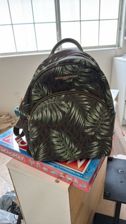 Micheal kors backpack