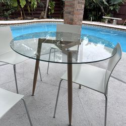 Mesa Blanca Redonda, Con 4 Sillas White Table Round  4 Chairs 