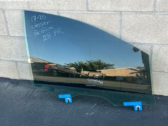 2017-2025 Chryler pacifica Right passenger side Front Door Window Glass Oem