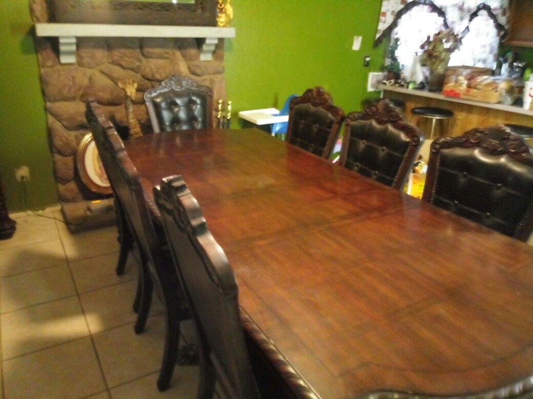 8 Seat Traditional Dining table 9FT x 3FT 10IN x 2 FT 6IN