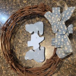 Small barbed wire wreath Texas and bears 7" diameter
