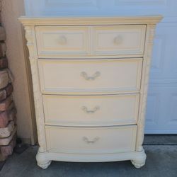Broyhill Dresser