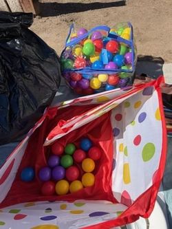 Two sets of play pen balls