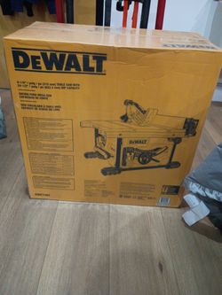 DeWalt 8-1/4 Plug/Pro Table Saw With 24-1/2 Rip Capacity