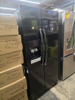 Frigidaire33 in. 22.3 cu. ft. Standard Depth Side by Side Refrigerator in Black