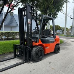 Toyota Forklift 