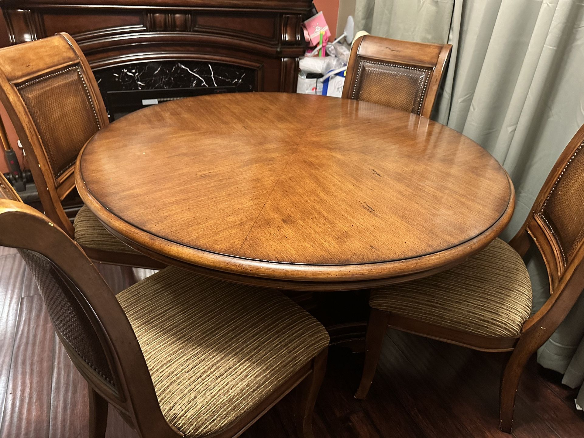 Dining Table make offer