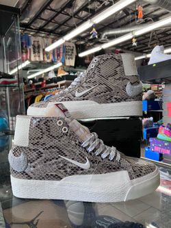 Women’s Nike SB Blazer Mid Soulland https://offerup.com/redirect/?o=RlJJLmRheQ== 03