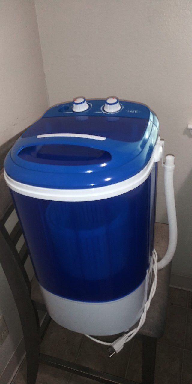 Portable Mini Washing Machine With Spin Dryer.