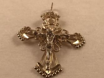 14k solid gold crucifix pendant grams 2.2