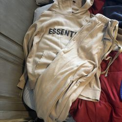 Men Essential Size medium