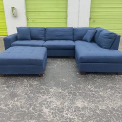 Thomasville Miles Fabric Sectional with Storage Ottoman
