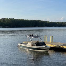 1980 Ski Nautique with Tower/Speakers/and Bimini 